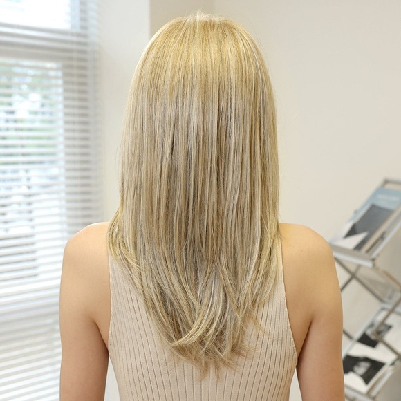 HairCube Classic Mixed Blonde 13x6 Free Parting Synthetic Wig - Timeless Beauty - Picture 12 of 13